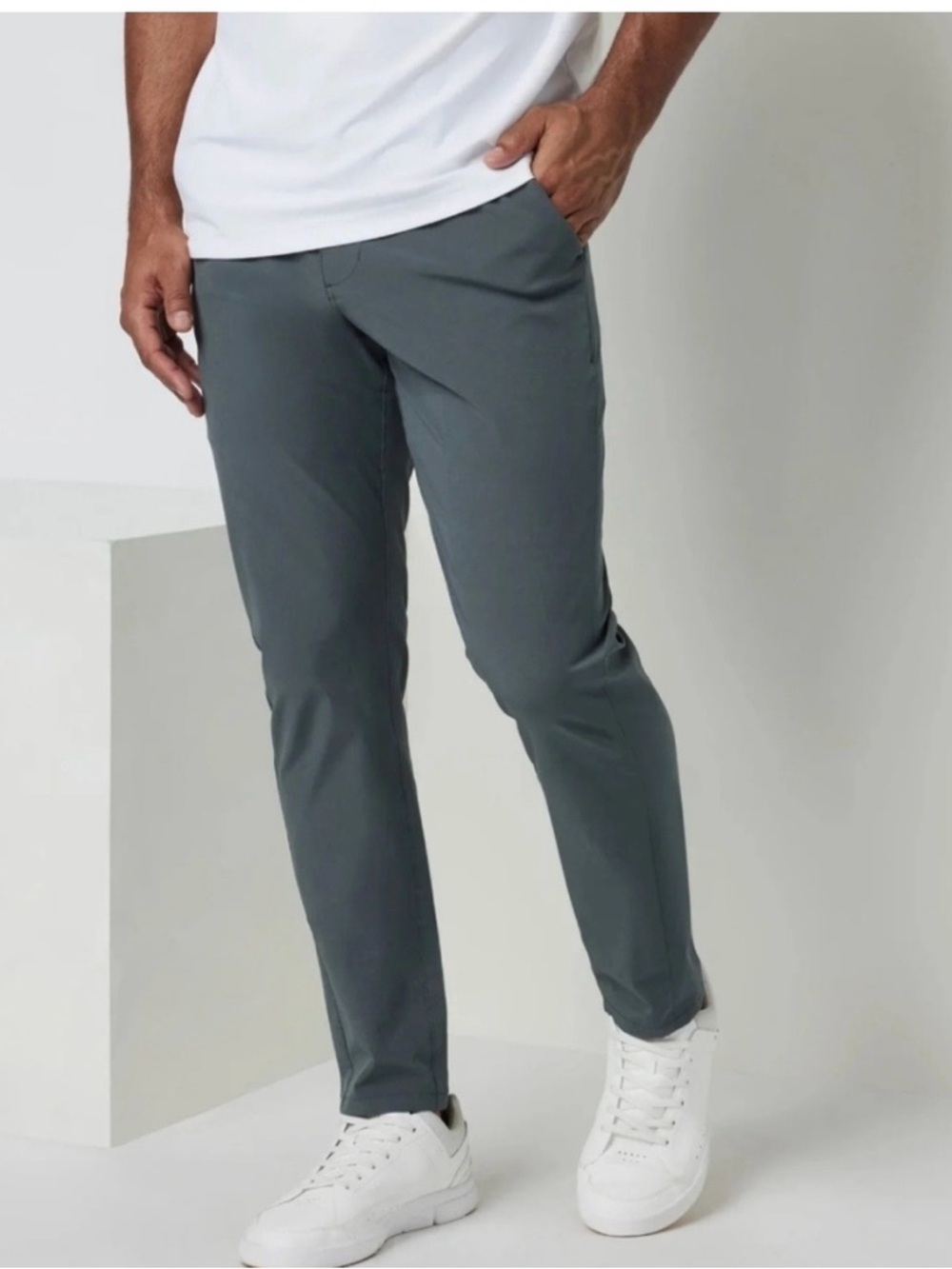 Vuori Men's Aim Trouser - 31x30 - Slate Grey